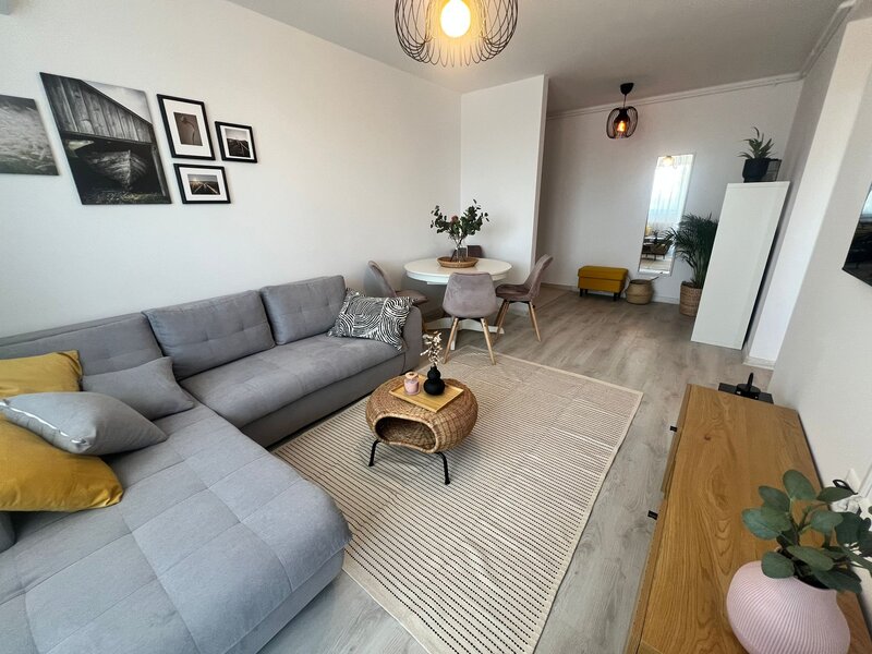 Hils Pallady, metrou Anghel Saligny, Titan,